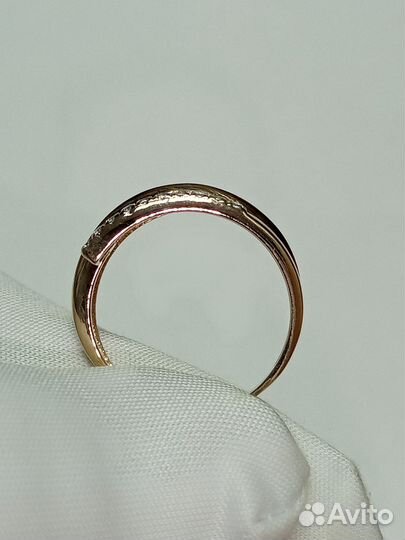 Золотое кольцо с камнем 17,5р