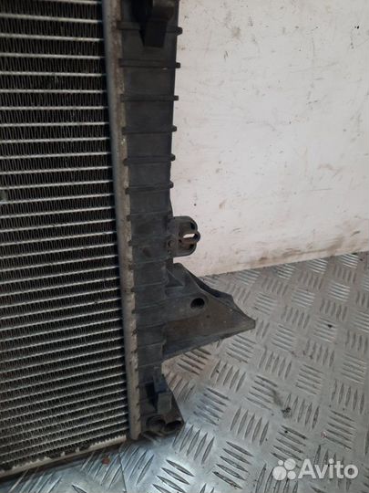 Радиатор основной Land Rover Discovery внедорожник