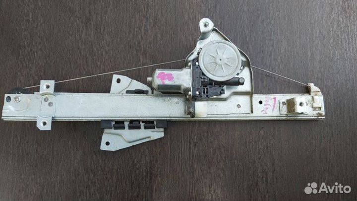 Стеклоподъемник задний левый Mitsubishi Pajero 4