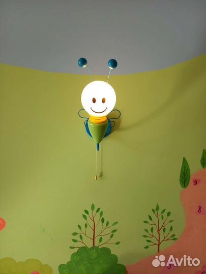 Люстра и светильник (бра) для детской