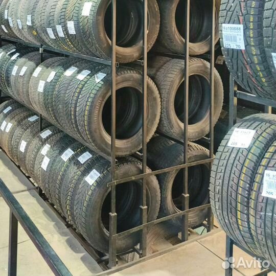 Toyo Observe G3-Ice 215/60 R17 100M