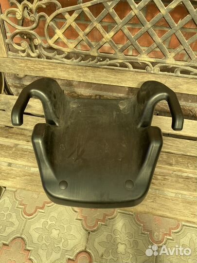 Автомобильное сидение 