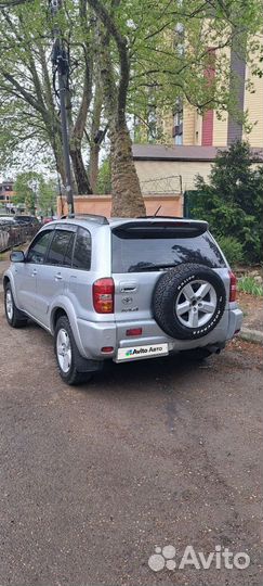 Toyota RAV4 2.0 AT, 2005, 320 000 км