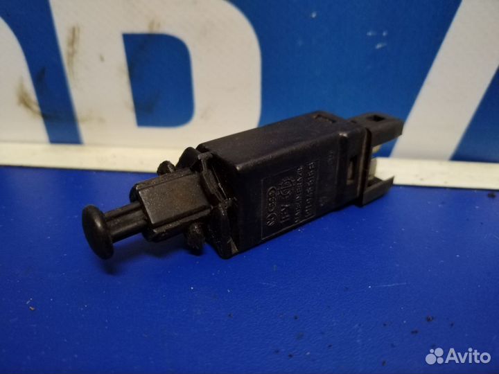 Датчик стоп-сигнала Skoda Octavia A4
