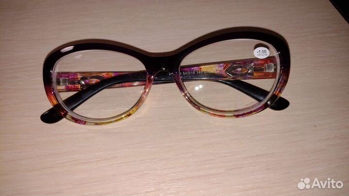 Очки с диоптриями -1