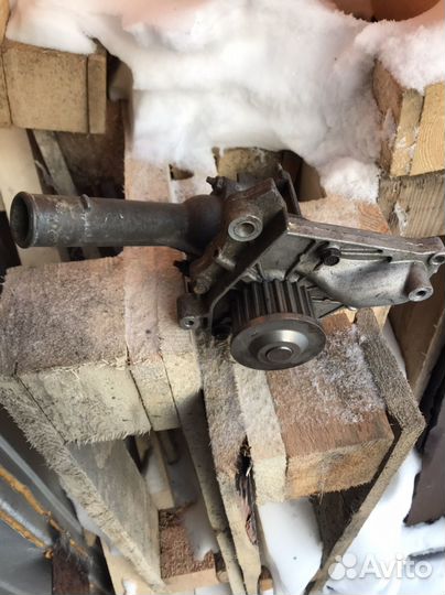 Помпа tayota celica