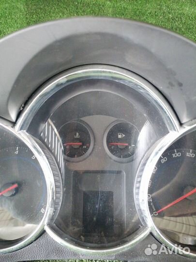 Спидометр Chevrolet Cruze J300 F18D4 2010