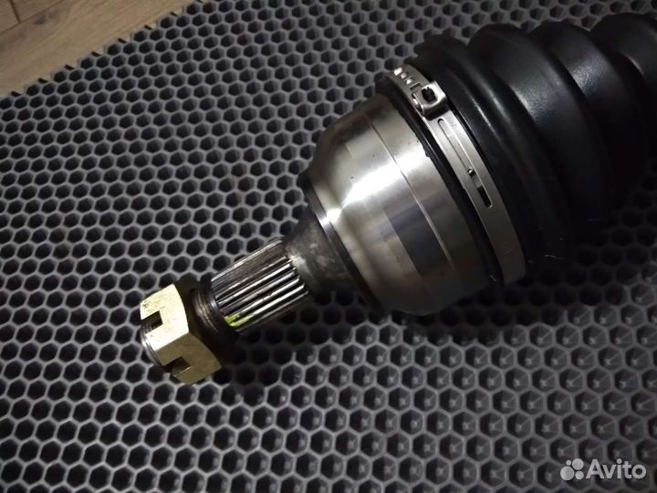 Полуось новая (приводной вал, шрус) Peugeot 307