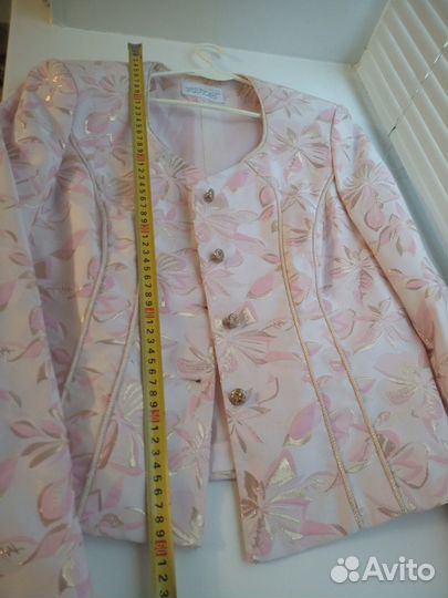 Женский пиджак и юбка 48 размер розовая