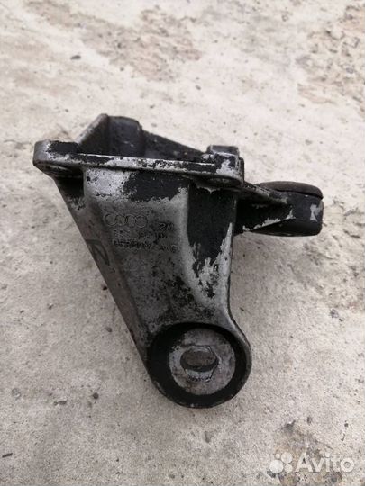 Кронштейн МКПП Ауди 80 Б4