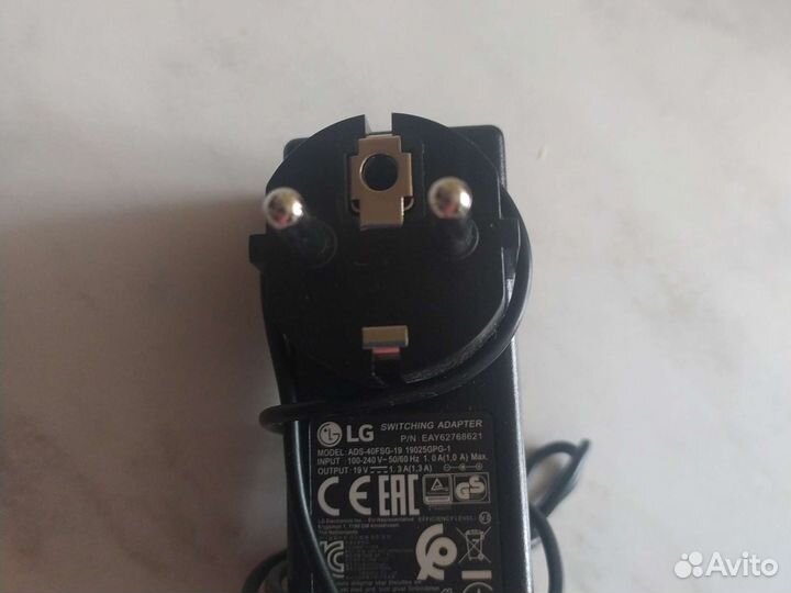 Блок питания для ноутбука и монитора LG