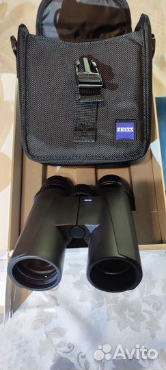 Бинокль Carl Zeiss Conquest HD 8x42