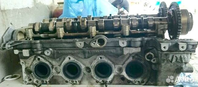 Головка двигателя мерседес Е 212, объем 1.8 литра