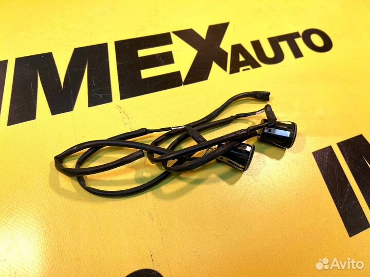 Датчик парковки передний Toyota Avensis 2 AZT250