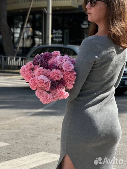 Букет с доставкой из розовых гвоздик