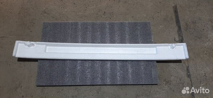 Абсорбер бампера задний Toyota Camry Xv70