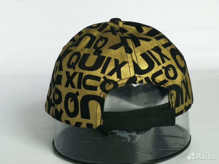 Классическая бейсболка 