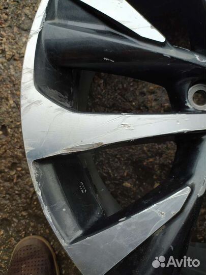 Диск литой Лексус