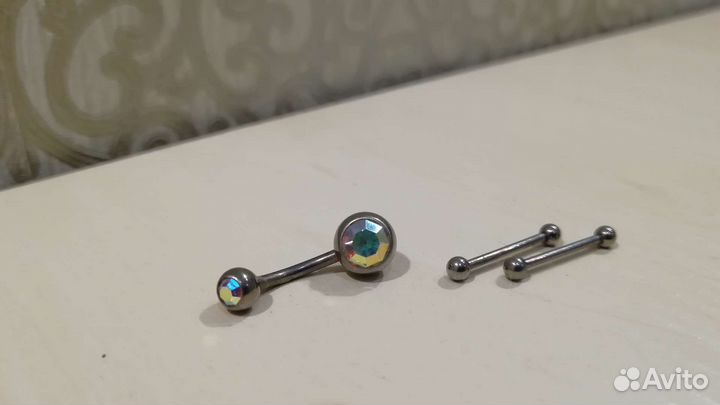 Пирсинг с опалами плоскостной
