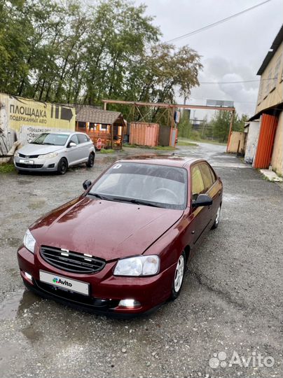 Hyundai Accent, 2011