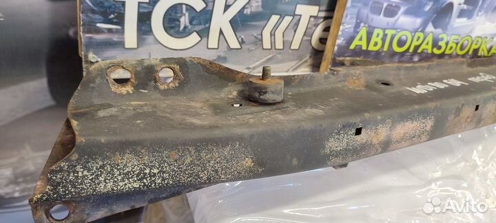 Балка подрадиаторная Audi 80 B4