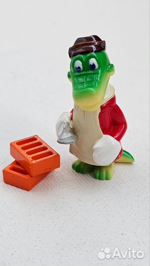 Чебурашка. Ландрин. Крокодил с кирпичами