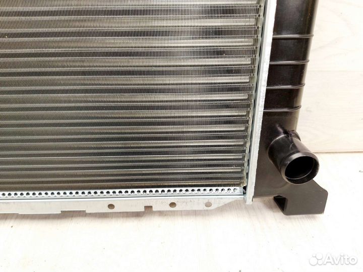 Радиатор охлаждения Ford Trasit 2,5D. oe94vb8005hb