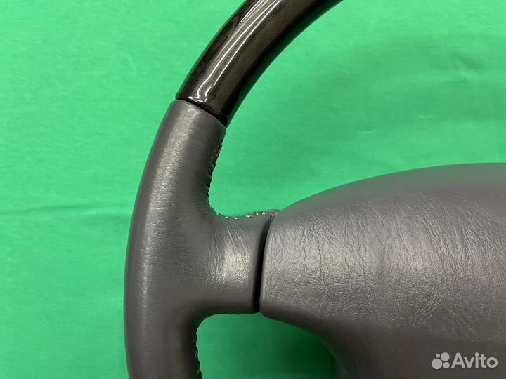 Оригинальный руль с косточкой черное дерево Toyota