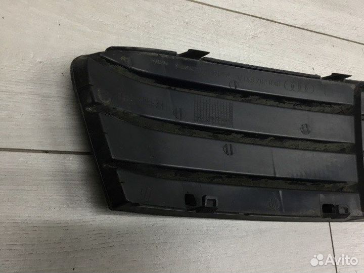 Решетка в бампер передняя левая Audi A4 универсал