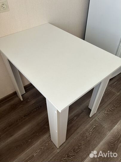 Кухонный стол