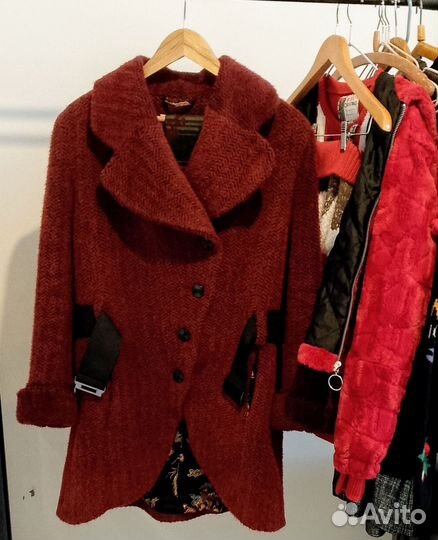 Дизайнерское пальто 50 размер
