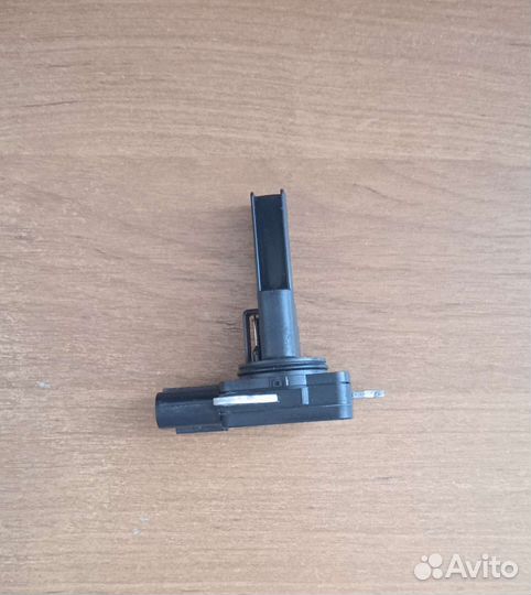 Датчик массового расхода воздуха toyota RAV4 xa 30