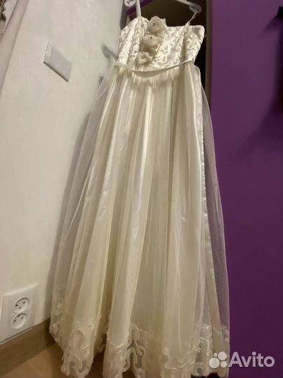 Платье праздничное