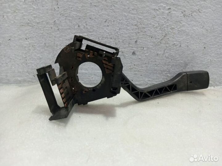 Переключатель стеклоочистителя volkswagen passat B3 Уневерсал