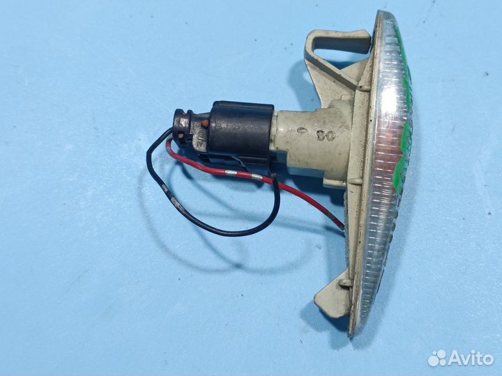 Повторитель поворота в крыло Mitsubishi Lancer 10