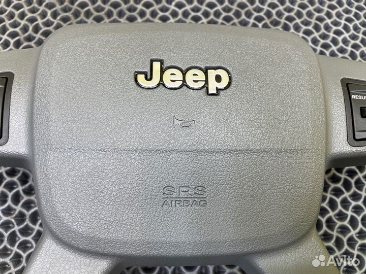 Подушка безопасности в руль Jeep Grand Cherokee 3