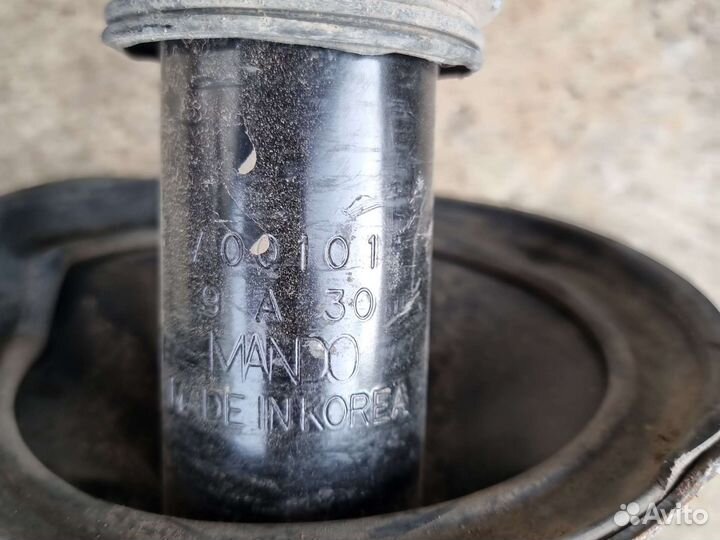 Стойка передняя левая Kia Cerato 1