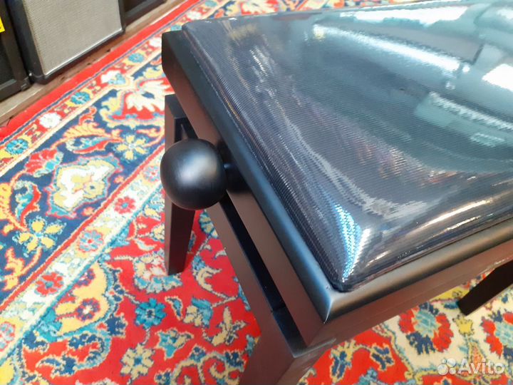 Банкетка для фортепиано