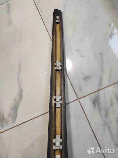 Молдинг двери передний левый Mercedes Gl X164