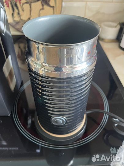 Капучинатор Nespresso новый