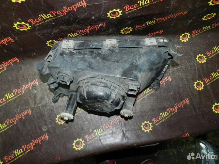 Фара правая передняя правая Volkswagen Passat B3