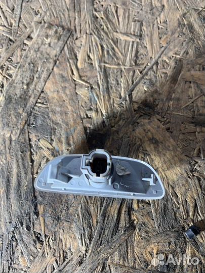 Повторитель поворота в крыло правый Kia Rio FB