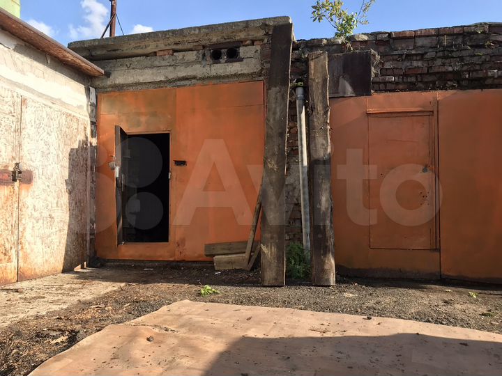 Гараж, > 30 м²