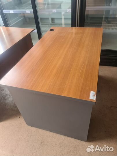 Стол офисный