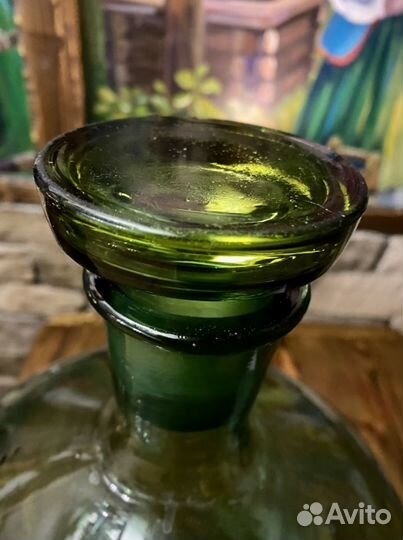 Бутылка с притертой крышкой