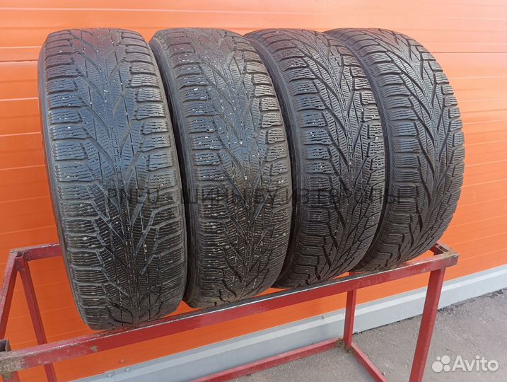 Nokian Tyres Hakkapeliitta R2 SUV 215/60 R17 88T