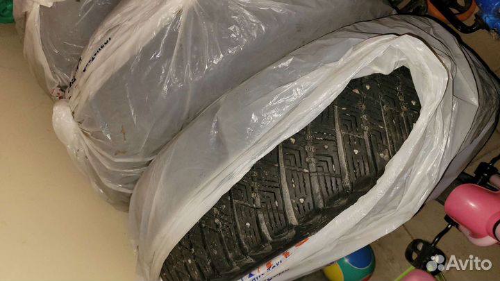 Goodyear UltraGrip Ice Arctic SUV 225/65 R17 102T