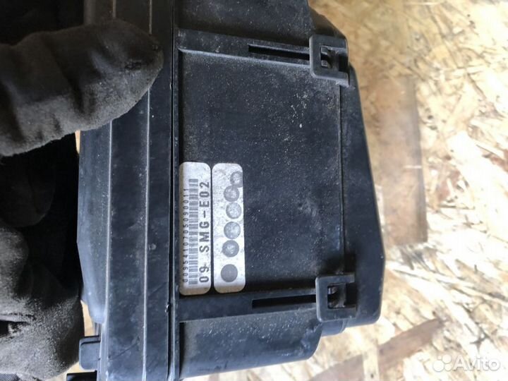 Блок предохранителей honda civic 8 5d