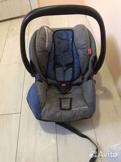 Автомобильное кресло (автолюлька)