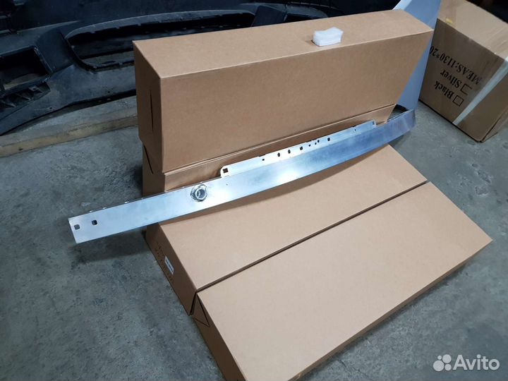 Усилитель бампера Мерседес W 204 GLK W 212 E207